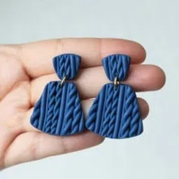 VMA PLAY FASHION Contemporary Drop Earrings image 1