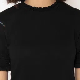 SHAYE Black Round Neck Sweater image 5