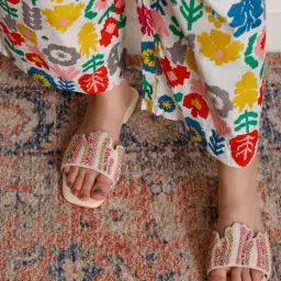 Shezone Women's Cream Casual Sandals-picture-17