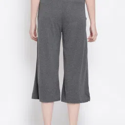 Clovia Grey Textured Capris image 2