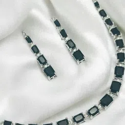 TIYARA Women Silver Jewellery Set image 2