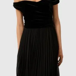 Forever New Rebecca Petite Velvet Gown image 5