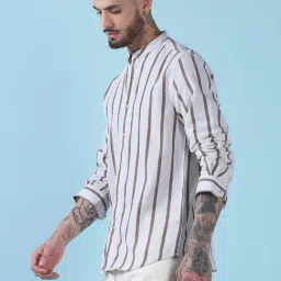 SHOWOFFFF Off White Cotton Relaxed Fit Striped Shirt image 3