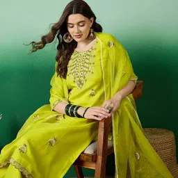 Sangria Embroidered Round -Neck Straight Kurta Trouser & Dupatta image 5