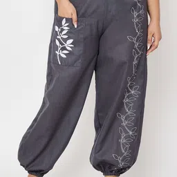9rasa Women Printed Loose Fit High-Rise Joggers Trousers-picture-41