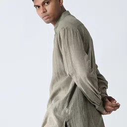 SAMANT CHAUHAN Men Relaxed Casual Shirt image 3