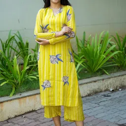 DIVASTRI Floral Printed Notch Neck Straight Kurta With Palazzos-picture-31