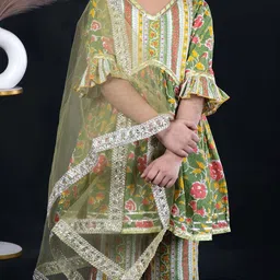 BEBE UNICORN Girls Floral Printed Regular Gotta Patti Pure Cotton Kurta with Palazzos & With Dupatta image 2