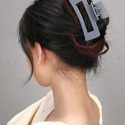 Nayakk Women Set of 5 Assorted Claw Clip Hair Accessory image 2