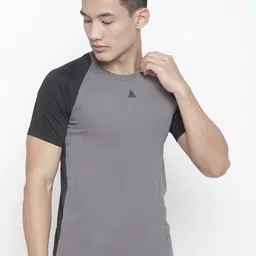Aesthetic Bodies Men Grey & Black Colourblocked Round Neck T-shirt-picture-40