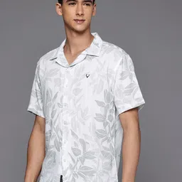 Allen Solly Pure Cotton Relaxed Fit Self Design Tropical Textured Casual Shirt image 2