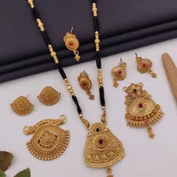 Bhanu diam Gold-Plated Brass Jewellery Set-image-3