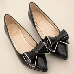 Shoetopia Kids Black & Beige Flat Ballets image 1
