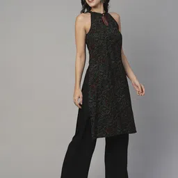 Globus Ethnic Motifs Printed Straight Thread Work Kurta with Trousers image 3