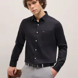 The Bear House Black Cotton Tailored Fit Solid Formal Shirt image 1