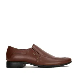 Bata Men's SHARK E Brown Loafers image 1