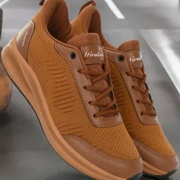 Hirolas Men's Tan Running Shoes image 1