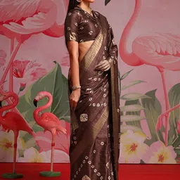 Mitera Ethnic Motifs Zari Silk Blend Sungudi Saree image 4