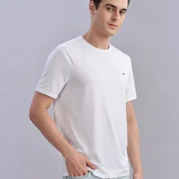 TOMMY HILFIGER White Regular Fit Solid T-Shirt image 1