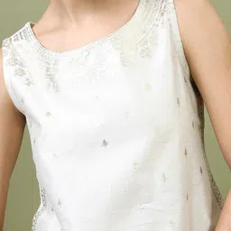 Vishudh Off White Print Top image 5