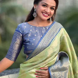 all about you Woven Design Zari Silk Blend Kanjeevaram Saree image 2