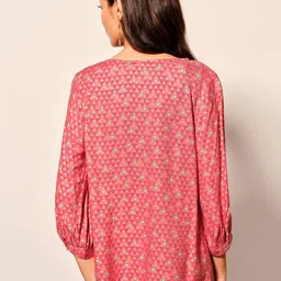 Global Desi Women Geometric Printed Print V-Neck Top image 3