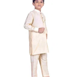Pehanaava Full Sleeve Solid Kurta With Pyjama - Golden image 5