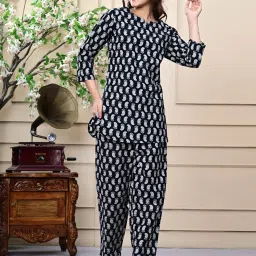 TREND ME Black Regular Fit Printed Night Suit image 1