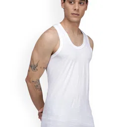 Sporto By Macho Men Pack Of 4 Combed Cotton Scoop Neck Sleeveless Innerwear Vest image 3