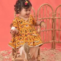 VASTRAMAY Girls Yellow Printed Clothing Sets image 1