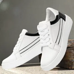 RealToes Women Sneakers-image-37