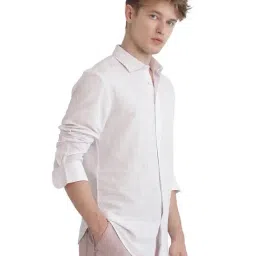 Rare Rabbit Pink Regular Fit Solid Shirt image 3