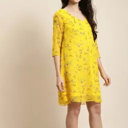 Qurvii Yellow Floral Print Midi Dress image 3