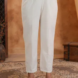 Span Ethnic Motifs Printed Round Neck Pure Cotton Straight Kurta With Trouser image 3