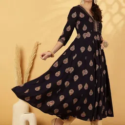 GULMOHAR JAIPUR Women Ethnic Motifs Printed Anarkali Kurta image 3