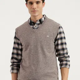 United Colors of Benetton Men Solid V-Neck Woollen Sweater Vest-image-90