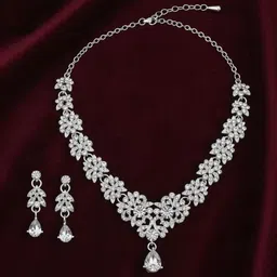 Jewelfy Crystal-Studded Jewellery Set image 4