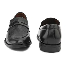 Vinci Russo Men Textured Formal Loafers image 4