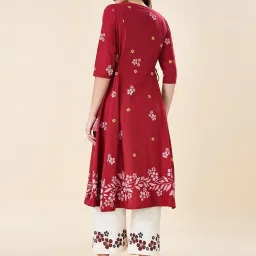 Rangmanch by Pantaloons Red Cotton Printed 3/4th sleeve Kurti image 2