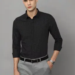 Louis Philippe Black Cotton Slim Fit Checks Shirt-picture-10