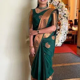 Anjaneya Sarees Green Silk Woven Saree With Unstitched Blouse image 2