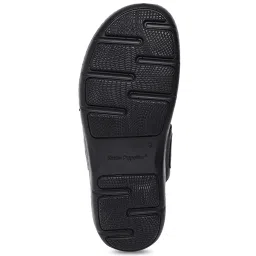 Hush Puppies by Bata Men's Black Thong Sandals image 4