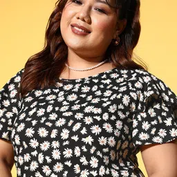 Berrylush Curve Black Plus Size Floral Printed Crepe Top image 2