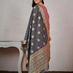 Ishin Pink Embroidered Kurta With Pant & Dupatta image 2