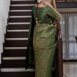 Anjaneya Sarees Green Silk Woven Saree With Unstitched Blouse image 2