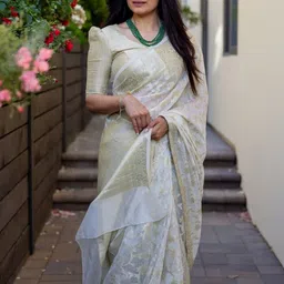 VASTRAAVEDAA Women Ethnic Motifs Zari Art Silk Handloom Banarasi Saree-picture-28