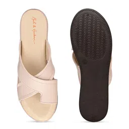 Mast & Harbour Wedge Pumps image 3