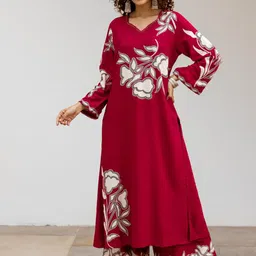 DIVASTRI Women Floral Printed Regular Beads and Stones Kurta with Palazzos-image-12