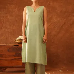 Jaypore Green Checked Loose Fit Kurta image 4