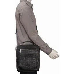 Hidesign Draper 02 Black Leather Cross Body image 2